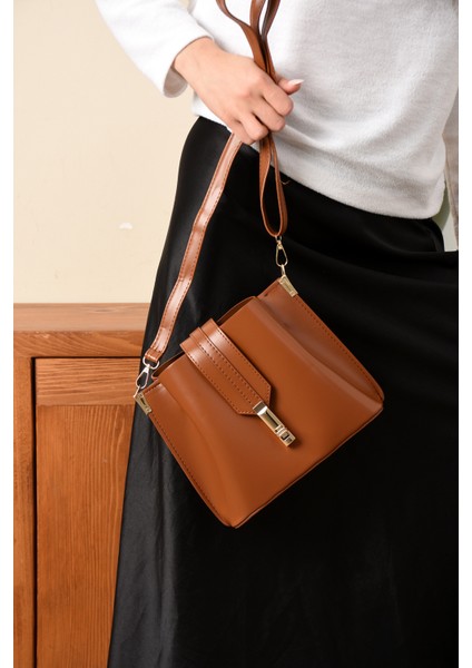 Kadın 3 Bölmeli Elden Tutmalı Omuzdan Asmalı Kaliteli Çanta modelleri