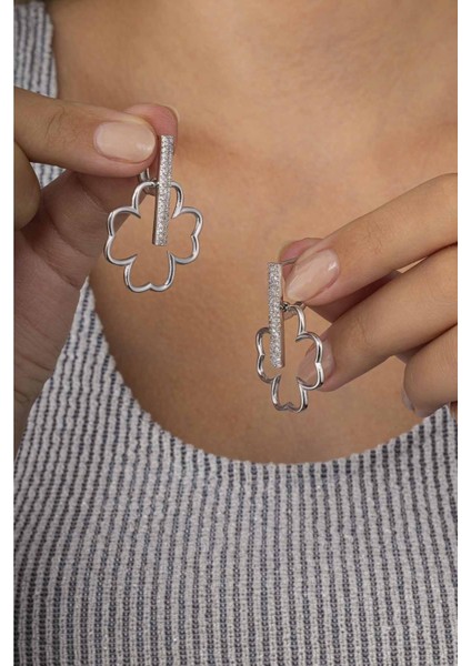 4 Yapraklı Yonca Motifli 925 Ayar Gümüş J Kadın Küpe fiyatları