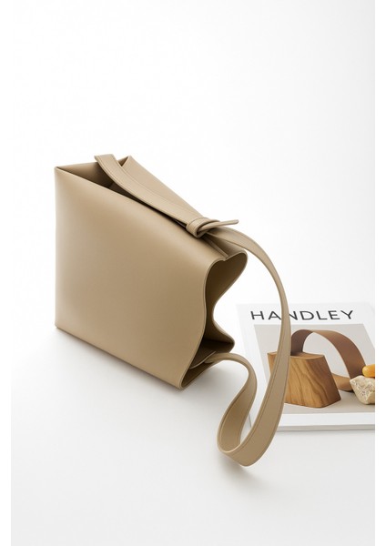 Luxe Sport Omuz Çantası + Makyaj Çantası Hediyeli fiyatları