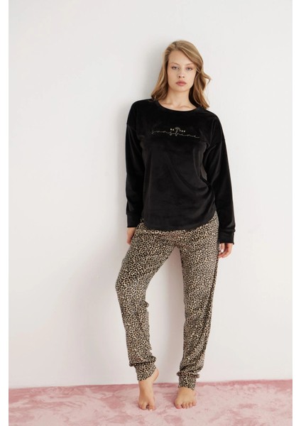 Kadın Fransız Kadife Leopar Detaylı Lüks Pijama Takımı