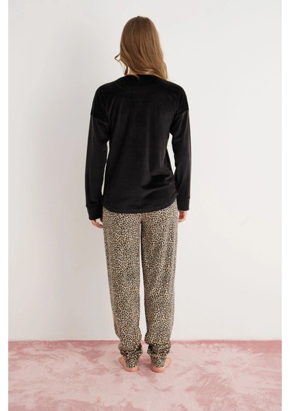 Kadın Fransız Kadife Leopar Detaylı Lüks Pijama Takımı fiyatları