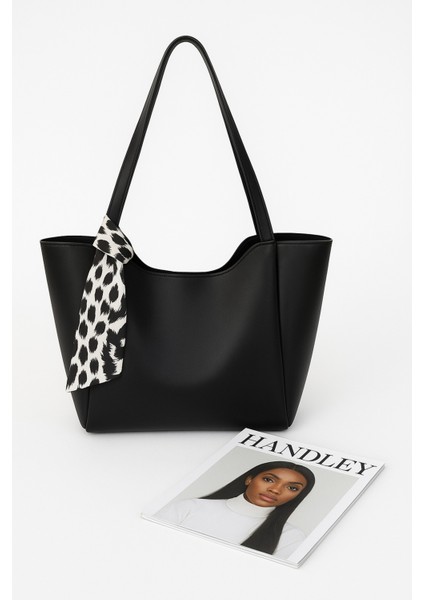 Büyük Kapasiteli Fular Detaylı Omuz Çantası