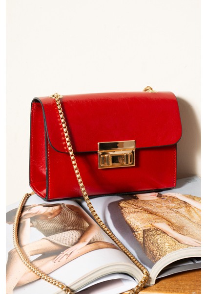 Kadın Çapraz Zincir Askılı Omuz Çantası