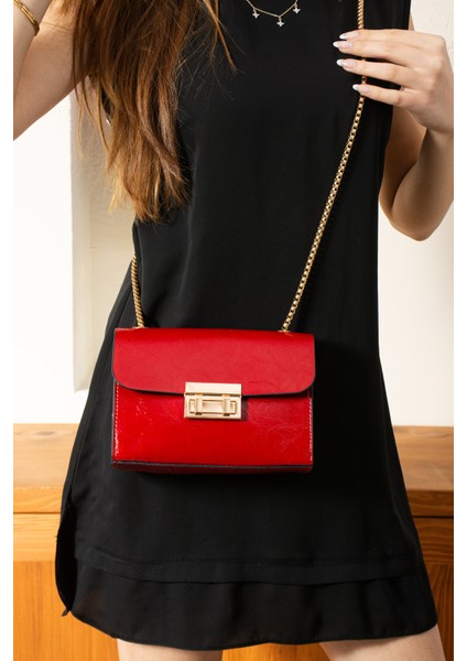 Kadın Çapraz Zincir Askılı Omuz Çantası fiyatları