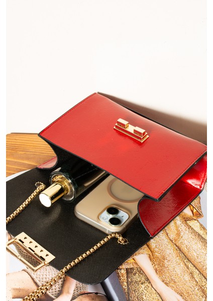 Kadın Çapraz Zincir Askılı Omuz Çantası fırsatları