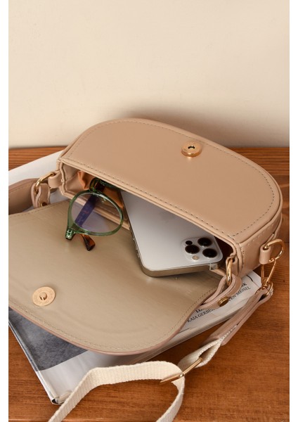 Kadın Omuz ve El Çantası Sade Şık Tasaramlı Kaliteli Temiz Işçilik Çanta fırsatları