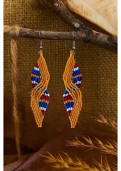 El Yapımı Etnik Boncuk Küpe – Renkli Spiral Tasarım (Sarı-Akşam Kırmızısı-Mavi)