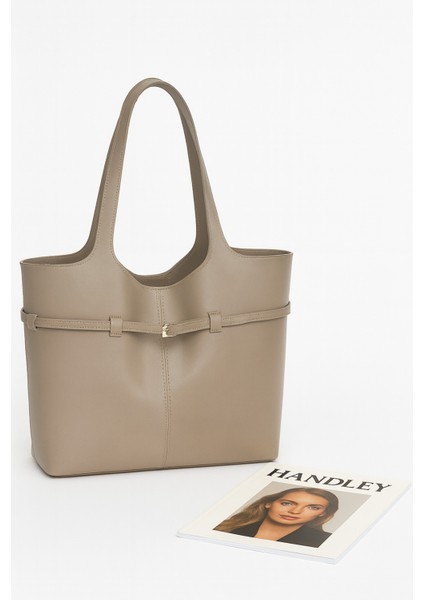 Şık Omuz Çantası – Tokalı Minimal Tasarım