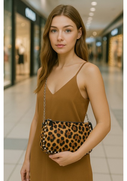 Zincir Askılı Stud Detaylı Kadın Omuz Çantası fiyatları