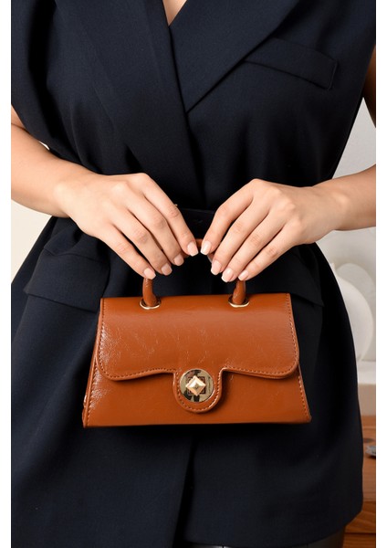 Lüks Mini Özel Tasarım Kilit Detaylı Çapraz Askılı Omuz Çantası fiyatları