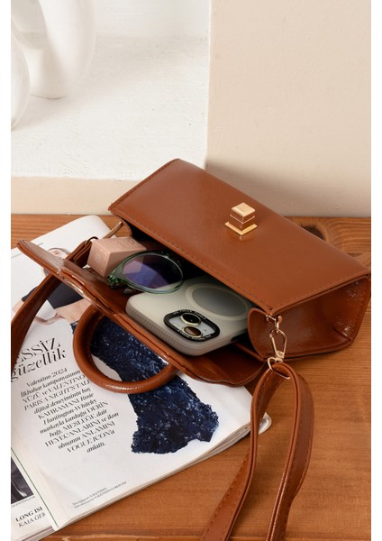 Lüks Mini Özel Tasarım Kilit Detaylı Çapraz Askılı Omuz Çantası fırsatları