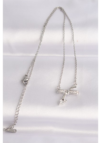 316L Çelik Zincir Gümüş Renk Zirkon Taşlı Kalp Detay Fiyonk Kolye fiyatları