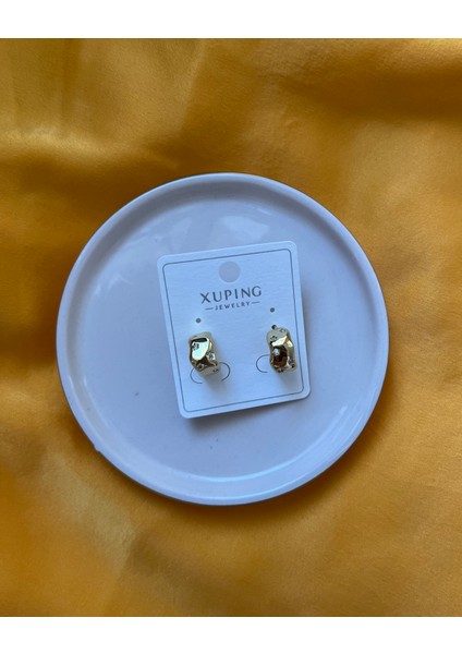Kadın Çelik Küpe Gold Küpe Taşlı Küpe Xupıng Jewelry Gold Kaplama Zirkon Taşlı Bombeli Küpe Kadın Kırışık Model Huggie Halka Küpe Kararmaz Antialerjik Lüks Takı Yüksek Kalite Gold Renk Çelik Küpe