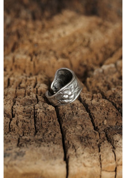 Otantik Çiçek Tasarımlı Ayarlamalı Kadın Yüzük modelleri