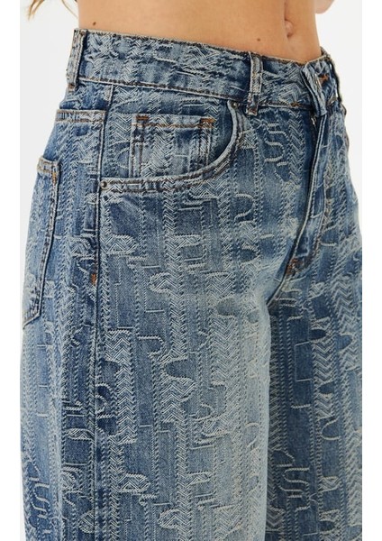 Jakarlı Eskitme Denim Pantolon Mavi fiyatları