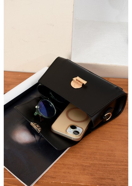 Lüks Tasarımlı Çapraz Askılı El ve Omuz Çantası fiyatları