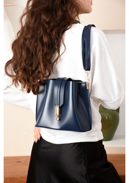 Kadın 3 Bölmeli Elden Tutmalı Omuzdan Asmalı Kaliteli Çanta modelleri