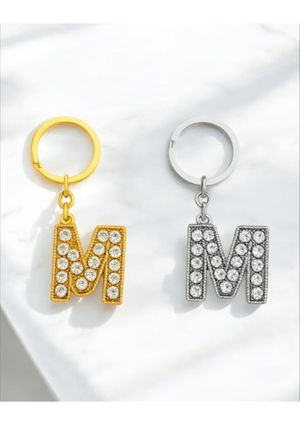 Işıltılı ‘m’ Harfli Anahtarlık – Lüks ve Anlamlı Bir Dokunuş modelleri