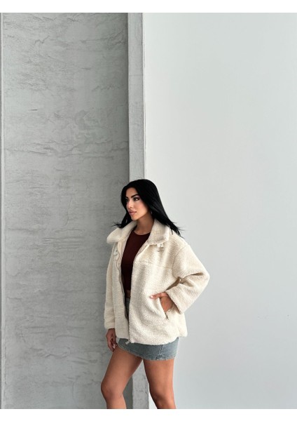 Oval Cepli Bej Peluş Ceket fırsatları