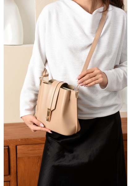 Kadın 3 Bölmeli Elden Tutmalı Omuzdan Asmalı Kaliteli Çanta fırsatları