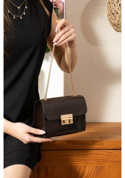 Kadın Çapraz Zincir Askılı Omuz Çantası fiyatları