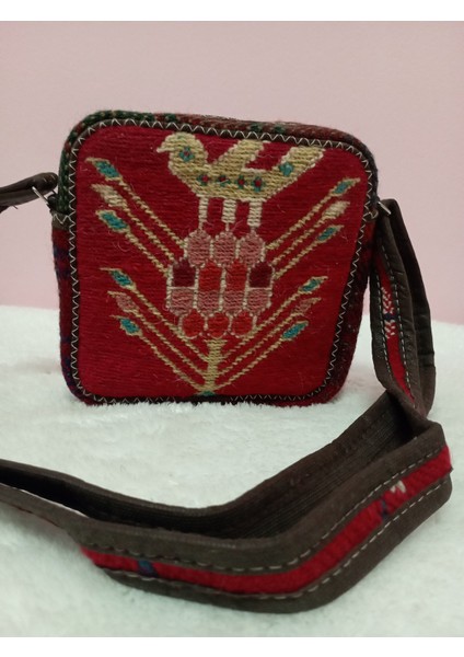 Kilim Desenli El Dokuması Minimal Kadın Askılı Çanta