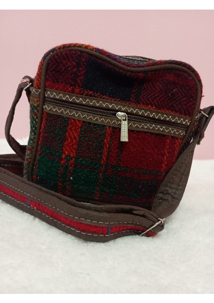 Kilim Desenli El Dokuması Minimal Kadın Askılı Çanta fırsatları