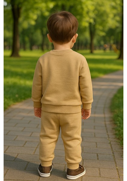 1-4 Yaş Erkek Çocuk Sweatshirt ve Eşofman Takımı – Pamuklu ve Dayanıklı Pamuk Kumaş modelleri