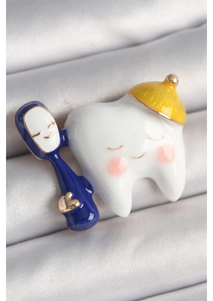 Pirinç Gold Renk Gülen Beyaz Diş Mavi Diş Fırçası Model Kadın Broş