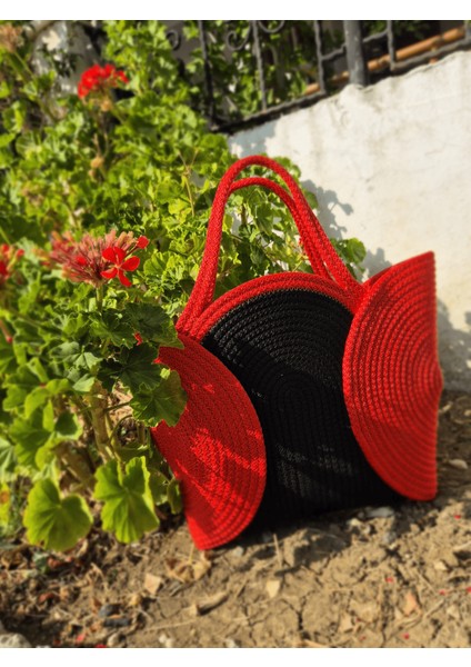 El Yapımı Kırmızı ve Siyah Tasarım Çanta, Fiyonk Detaylı Özgün Model Kordon Örgü Kol Çantası fırsatları