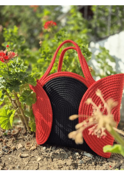 El Yapımı Kırmızı ve Siyah Tasarım Çanta, Fiyonk Detaylı Özgün Model Kordon Örgü Kol Çantası