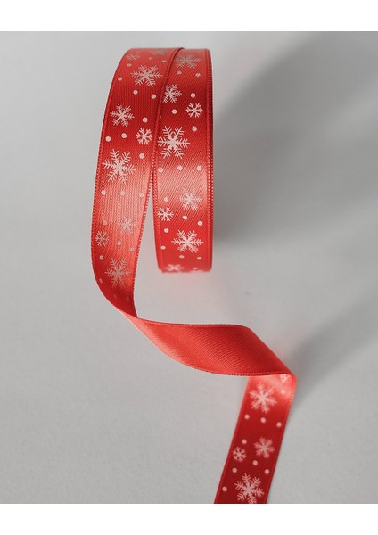 Yılbaşı Temalı Saten Kurdele, Beyaz Kar Desenli Hediye Paketleme Şeridi, Kırmızı, 2 Cm x 20M