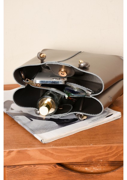 Kadın 3 Bölmeli Kaliteli Şık Çanta Omuzdan Asmalı Elden Tutmalı Askılı fırsatları