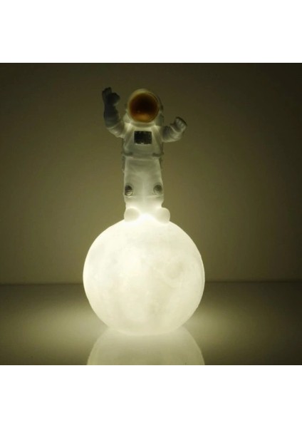 Astronot Şekilli Gece ve Masa Lambası modelleri