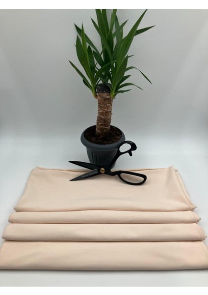 Double Krep Kumaş – Tok Duruşlu, Dökümlü ve Şık Tasarımlar Için Akışkan Kumaş