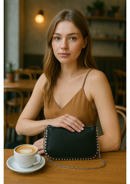 Zincir Askılı Stud Detaylı Kadın Omuz Çantası