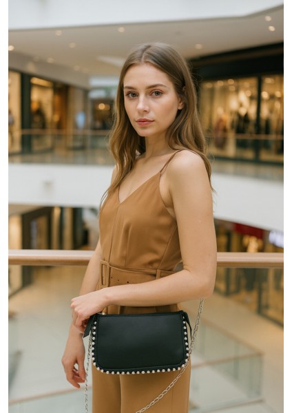 Zincir Askılı Stud Detaylı Kadın Omuz Çantası fiyatları
