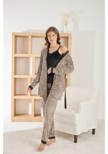 Kadın Fransız Kadife Kumaş Ince Leopar Desenli 3’lü Şık Pijama Takımı