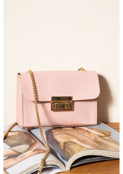 Kadın Çapraz Zincir Askılı Omuz Çantası