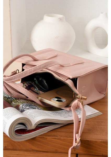 Lüks Reyhani Kutu Çapraz Askılı El ve Omuz Çantası fırsatları