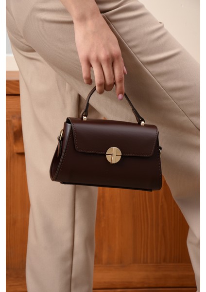 Lüks Tasarımlı Çapraz Askılı El ve Omuz Çantası fırsatları