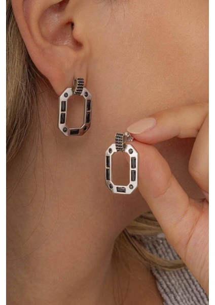 Siyah Taşlı Dikdörtgen Kesim 925 Ayar Gümüş Küpe