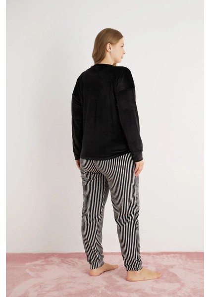 Kadın Büyük Beden Yumuşak Kadife Siyah Pijama Takımı modelleri