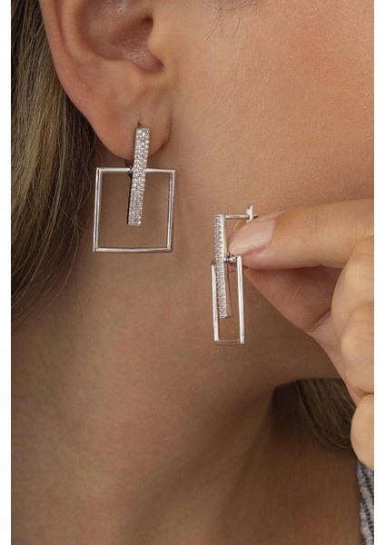 Kare Kesim J Model Beyaz Taşlı Kadın Gümüş Küpe fiyatları