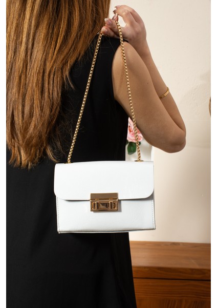 Kadın Çapraz Zincir Askılı Omuz Çantası fırsatları