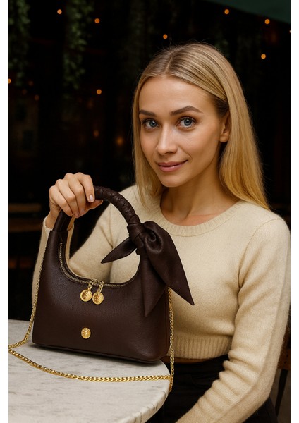 Lüks Fular Detaylı Zincir Askılı Baget Çanta