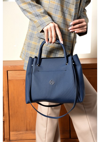 Lüks Büyük Kapasiteli Demir Kulplu Omuz Çantası