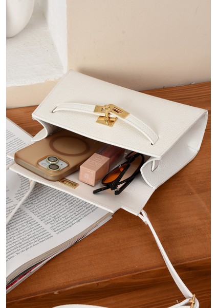 Lüks Kilit Detaylı Çapraz Askılı El ve Omuz Çantası fırsatları