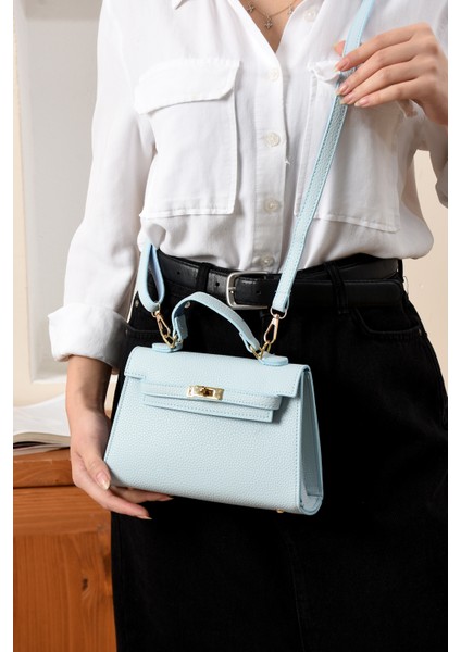 Lüks Kilit Detaylı Çapraz Askılı El ve Omuz Çantası fiyatları