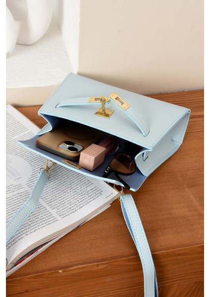 Lüks Kilit Detaylı Çapraz Askılı El ve Omuz Çantası modelleri